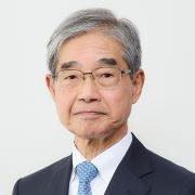 占部 利充